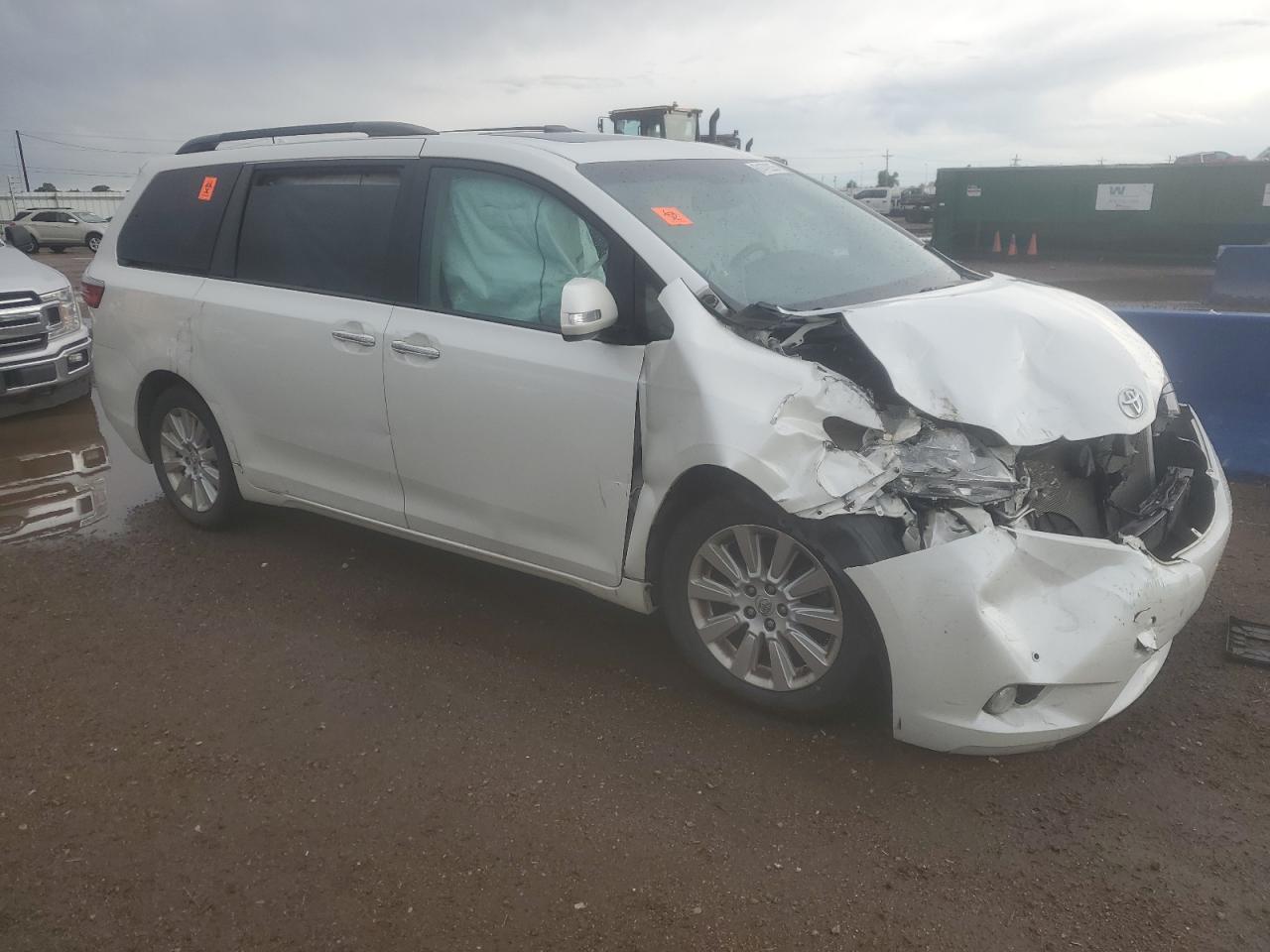 2015 Toyota Sienna Xle - Фото 4