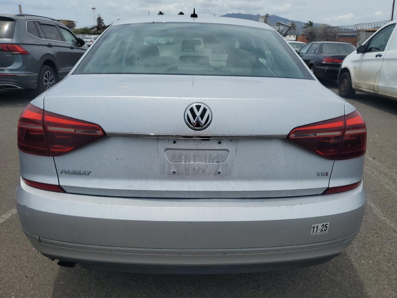 2017 Volkswagen Passat S - Фото 6