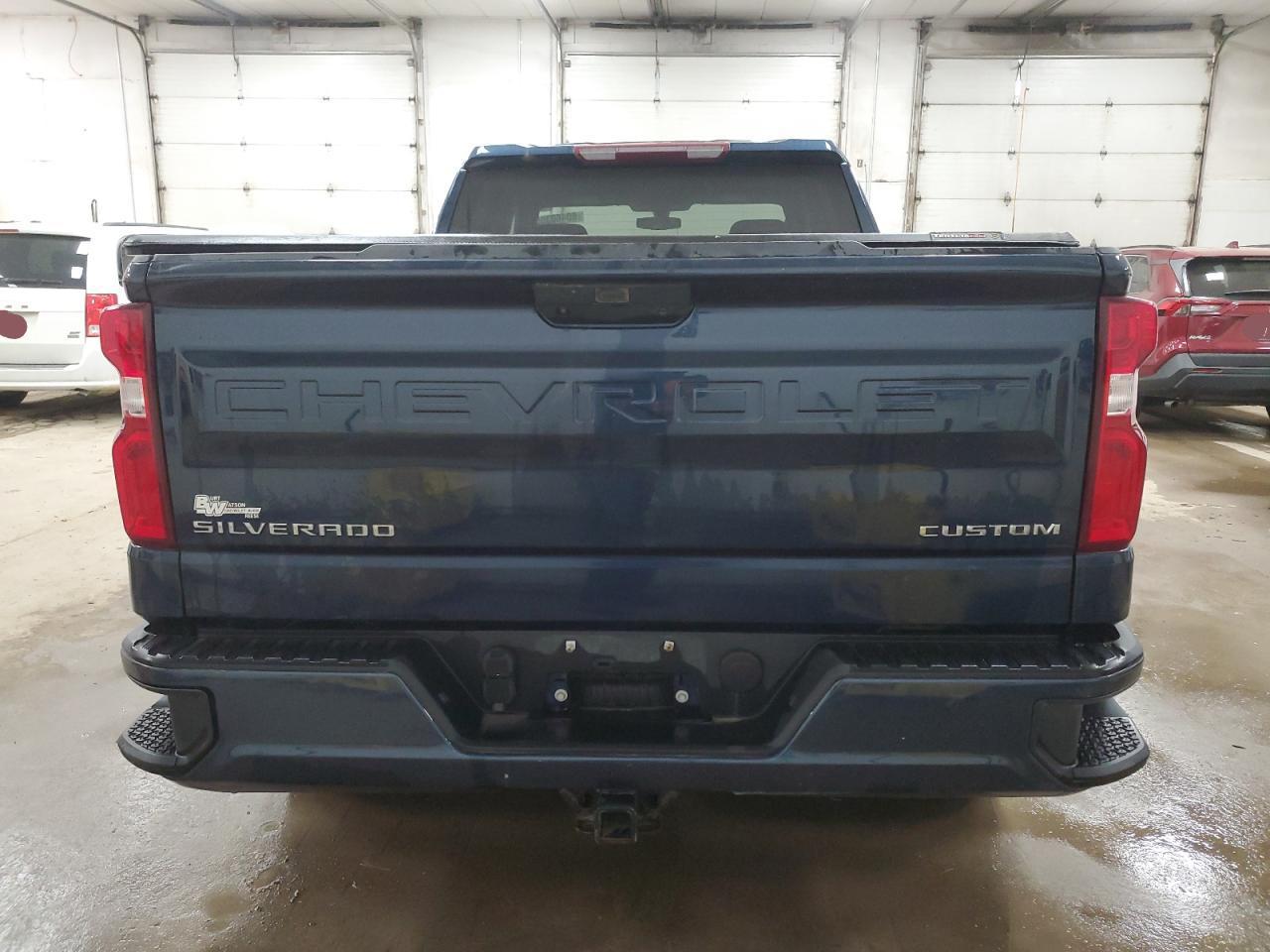2020 Chevrolet Silverado K1500 Custom - Фото 6