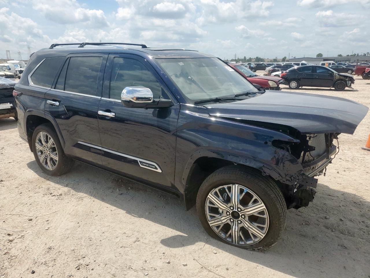 2024 Toyota Sequoia Sr5 - Фото 4