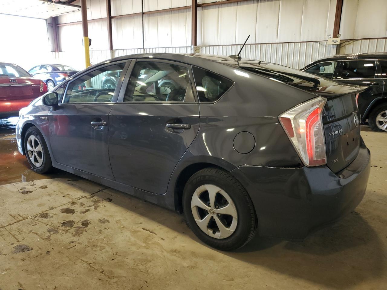 2015 Toyota Prius - Фото 2