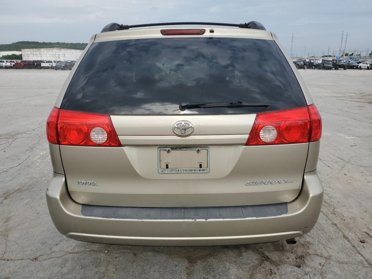 2010 Toyota Sienna Xle - Фото 6