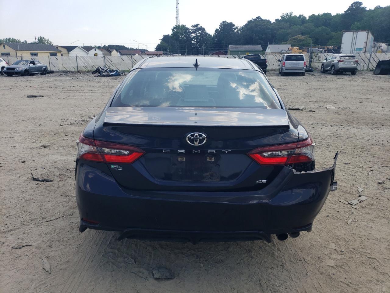 2022 Toyota Camry Se - Фото 6