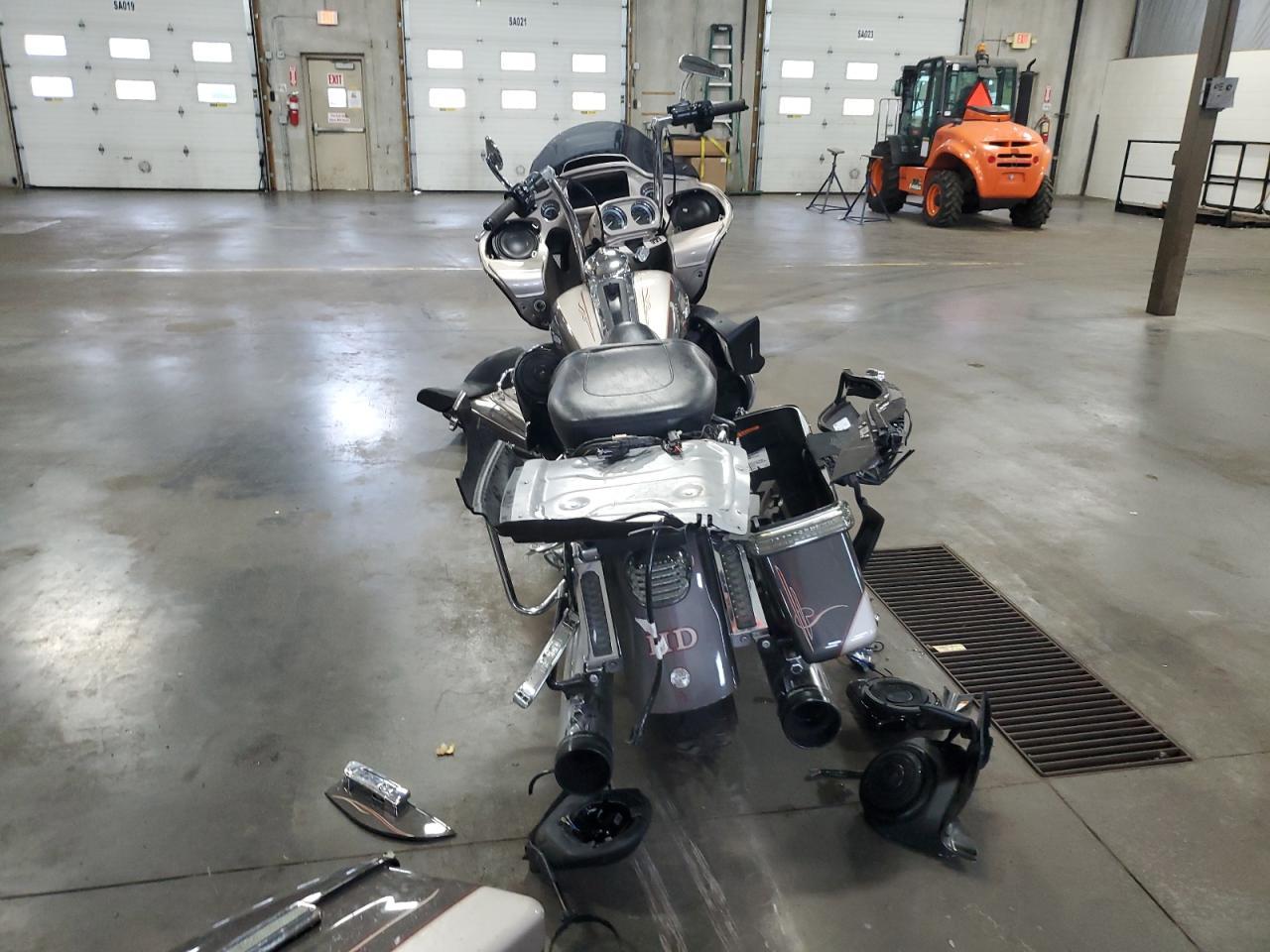 2023 Harley-Davidson Fltrk - Фото 4