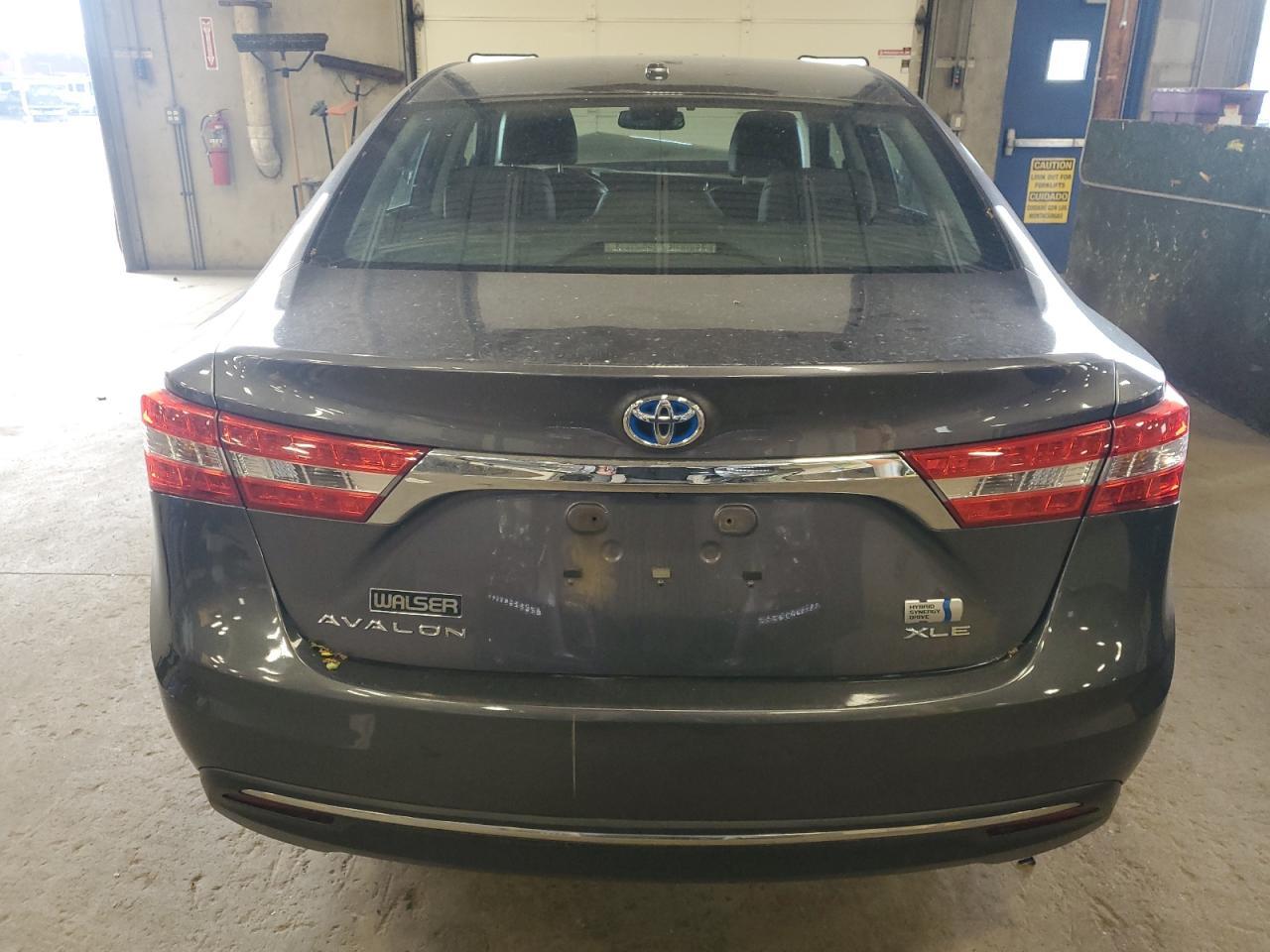 2014 Toyota Avalon Hybrid - Image 6