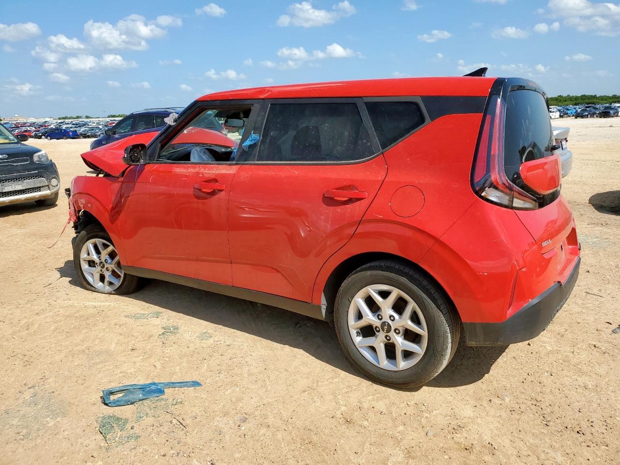 2023 Kia Soul Lx - Image 2