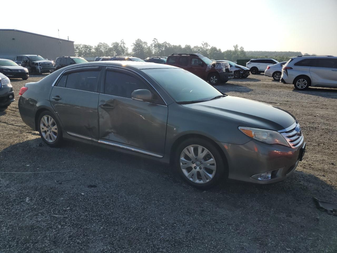 2011 Toyota Avalon Base - Фото 4