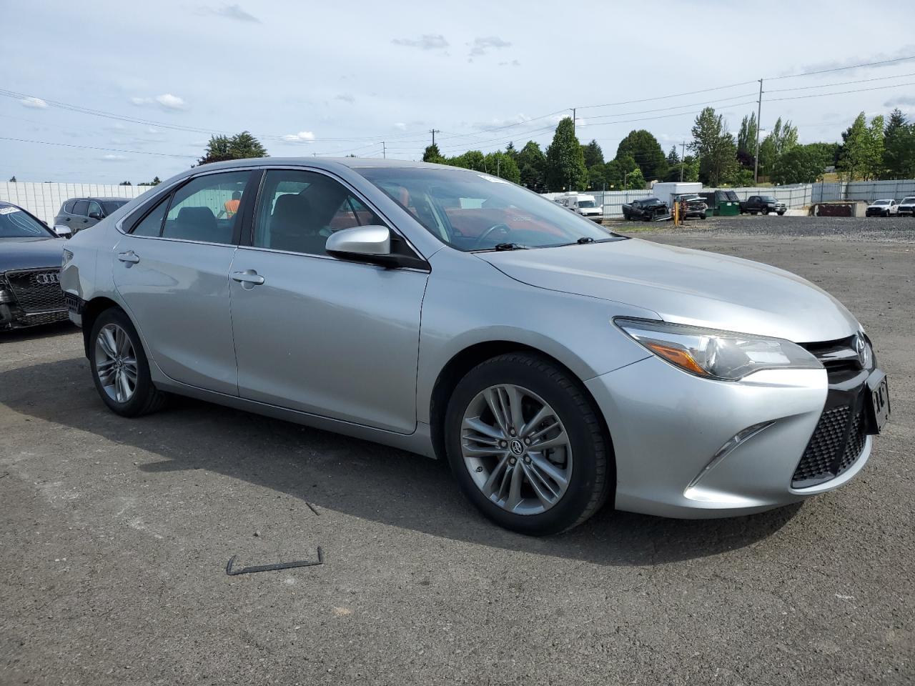 2015 Toyota Camry Le - Фото 4