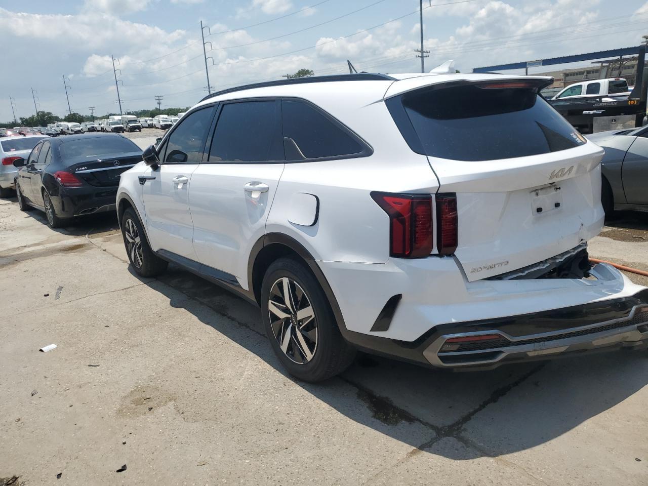 2023 Kia Sorento S - Фото 2