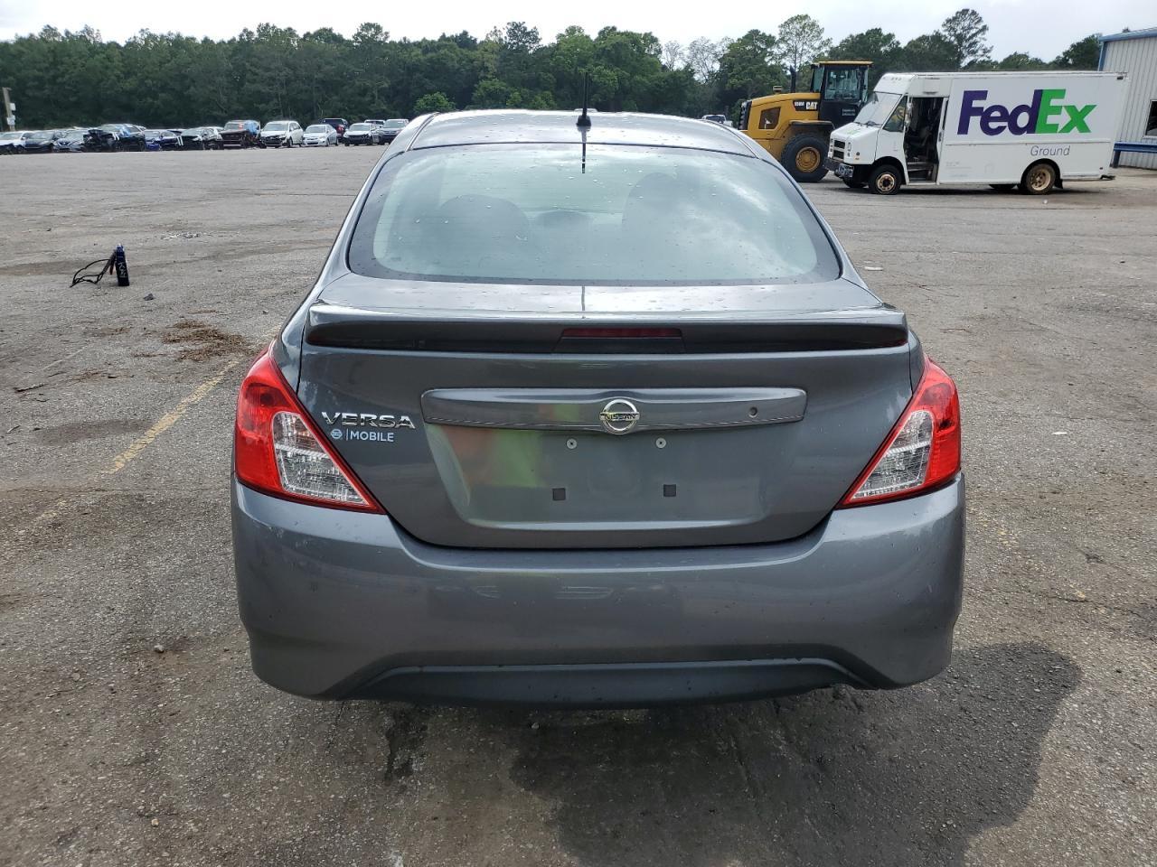 2017 Nissan Versa S - Фото 6