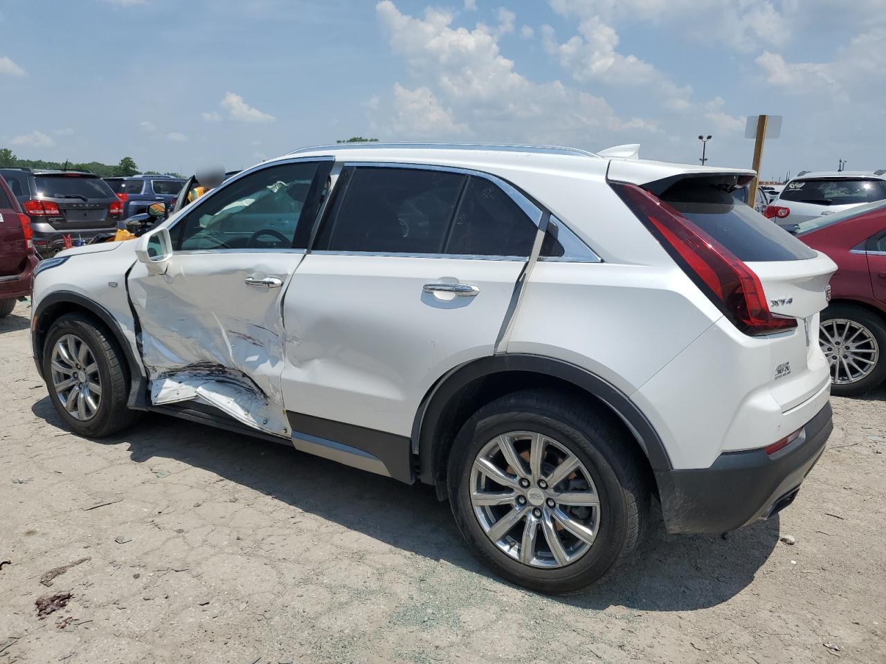 2019 Cadillac Xt4 Premium Luxury - Image 2