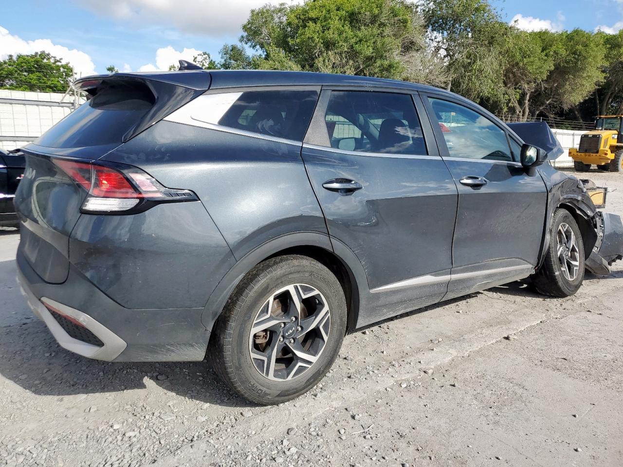 2023 Kia Sportage Lx - Image 3