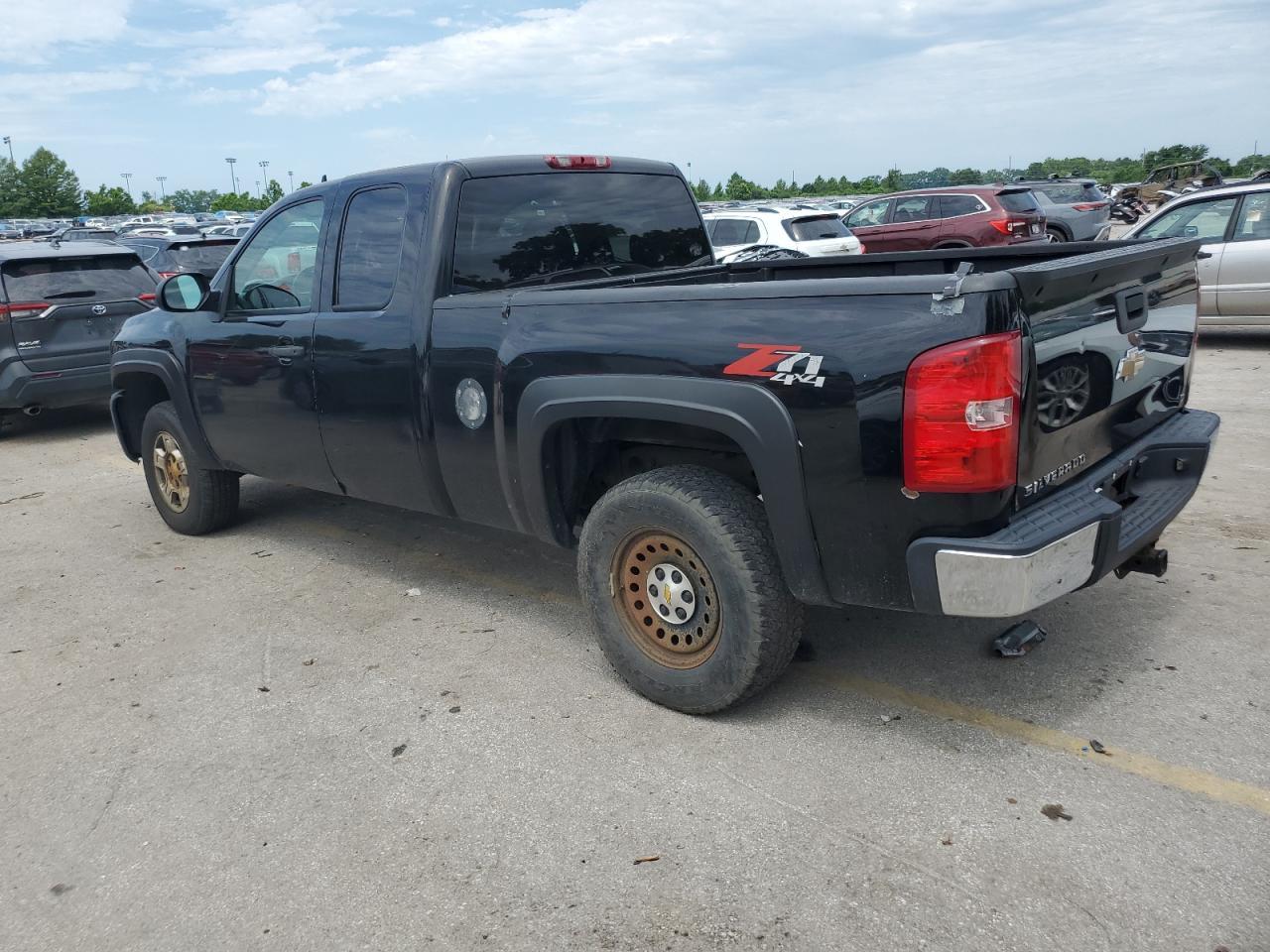 2008 Chevrolet Silverado K1500 - Image 2