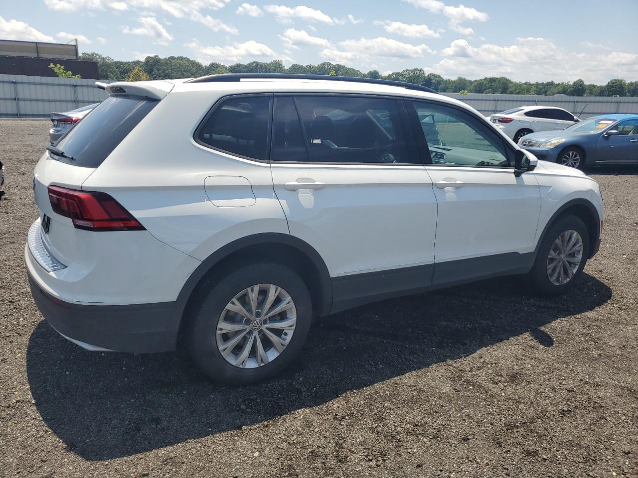 2019 Volkswagen Tiguan S - Фото 3