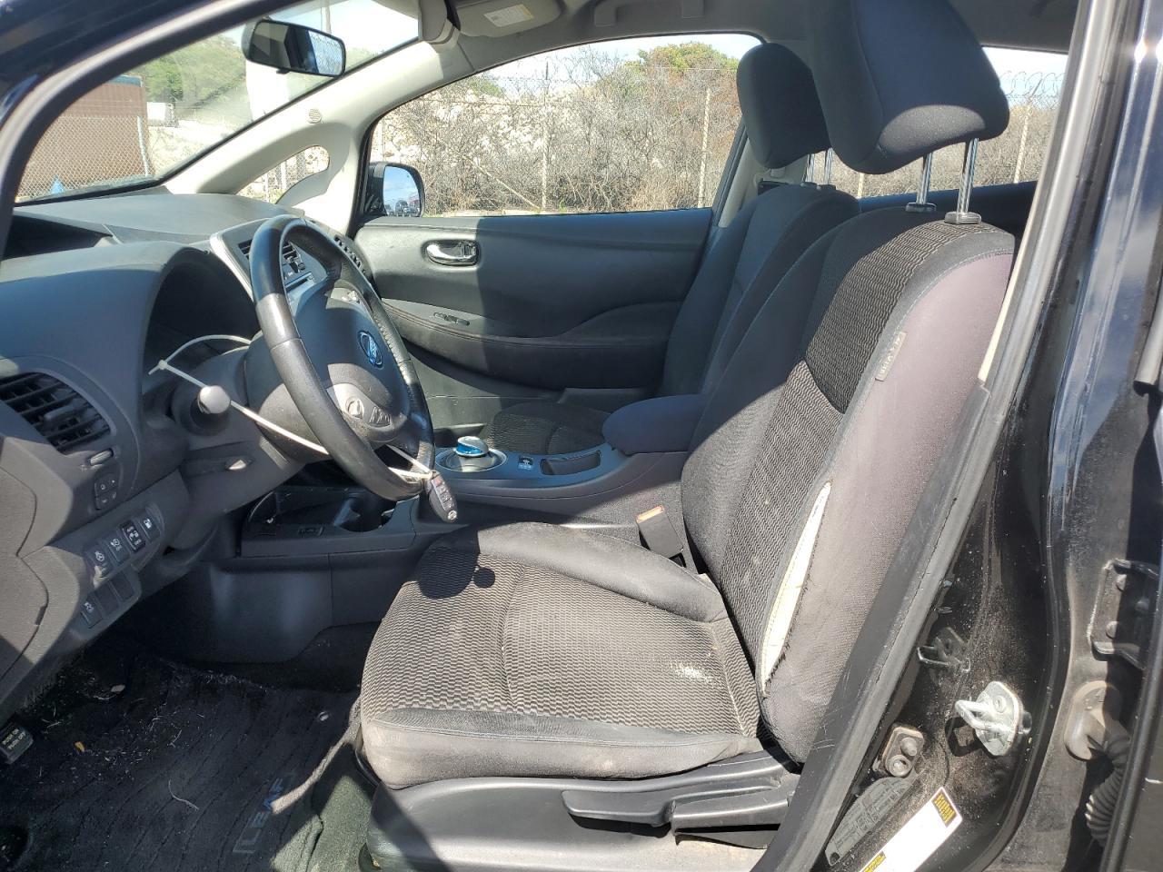 2015 Nissan Leaf S - Image 7