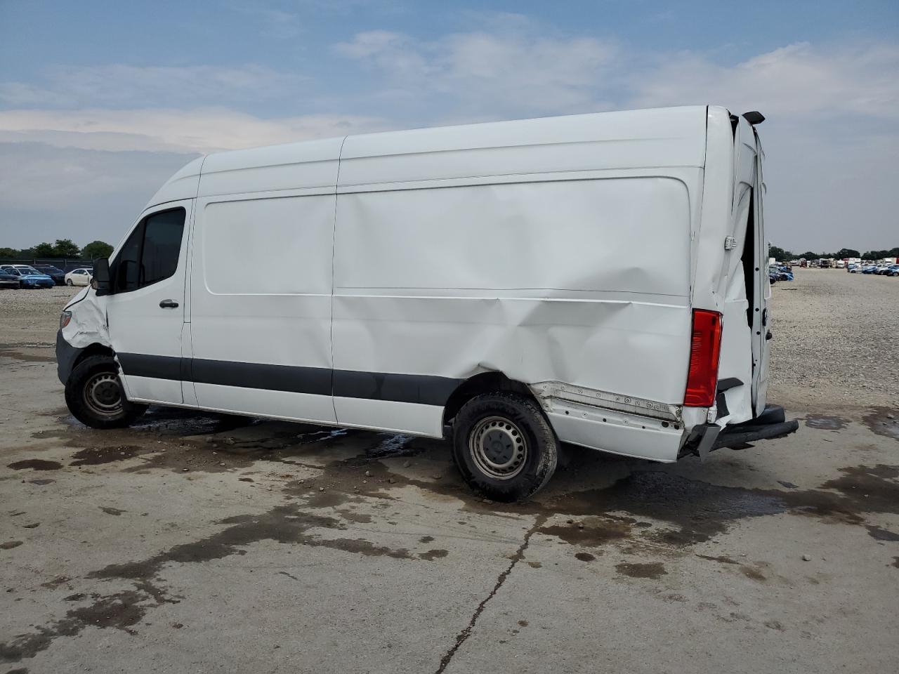 2021 Mercedes-Benz Sprinter 2500 - Фото 2