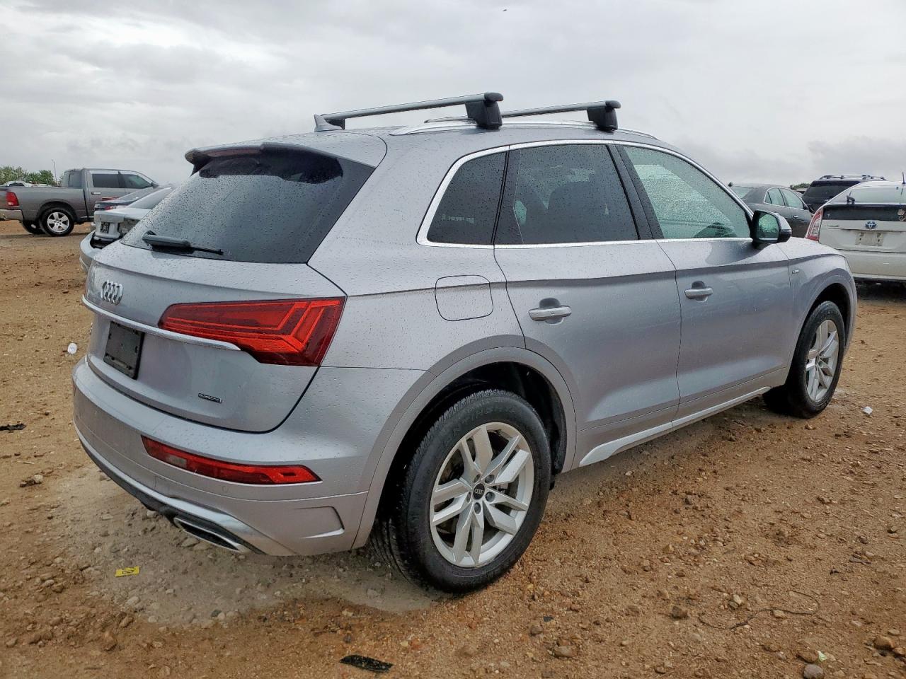 2022 Audi Q5 Premium 45 - Фото 3