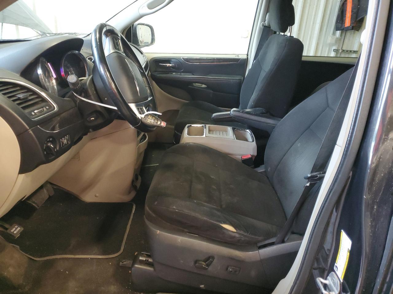 2012 Chrysler Town & Country Touring - Фото 7