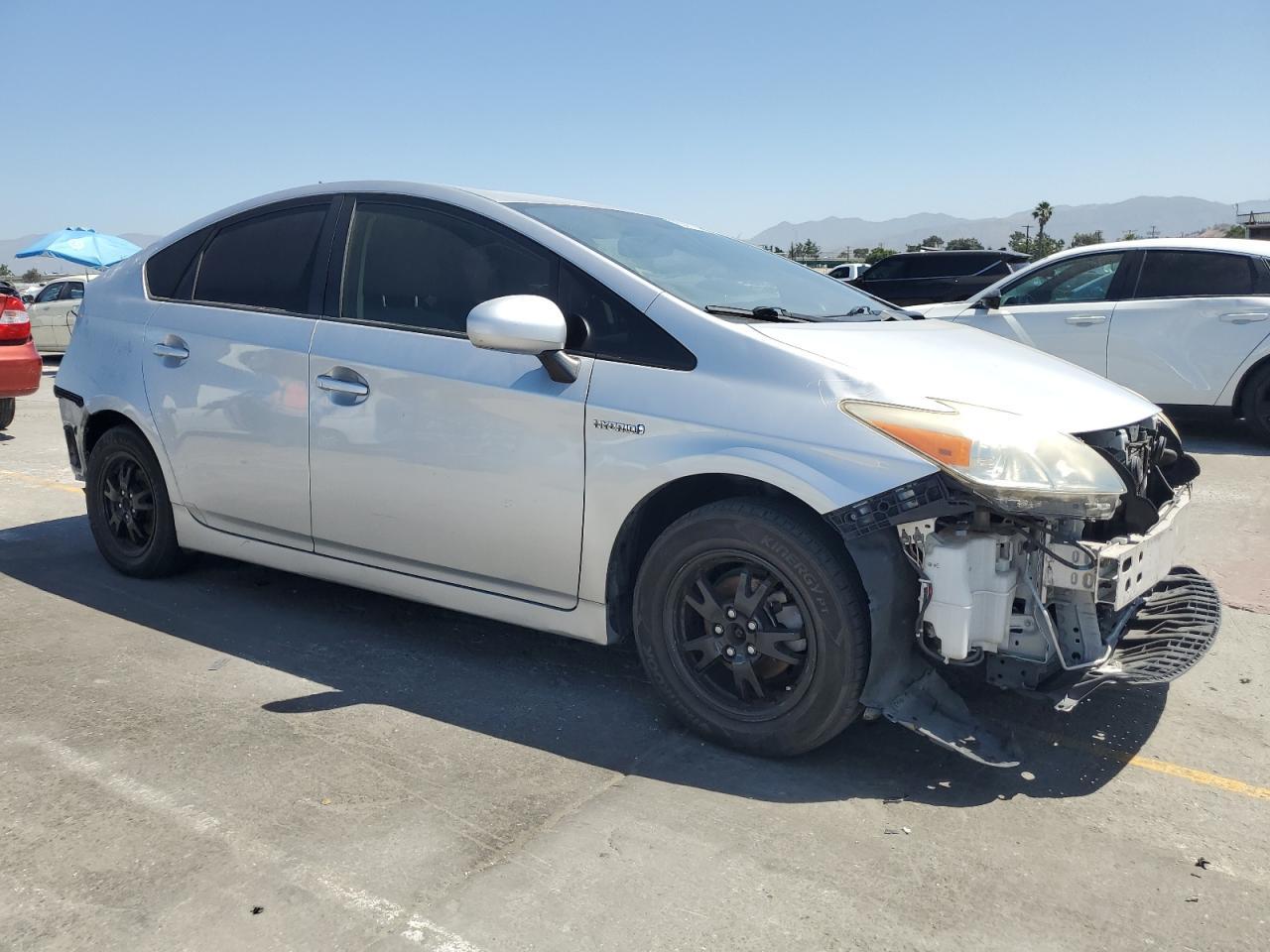 2013 Toyota Prius - Image 4