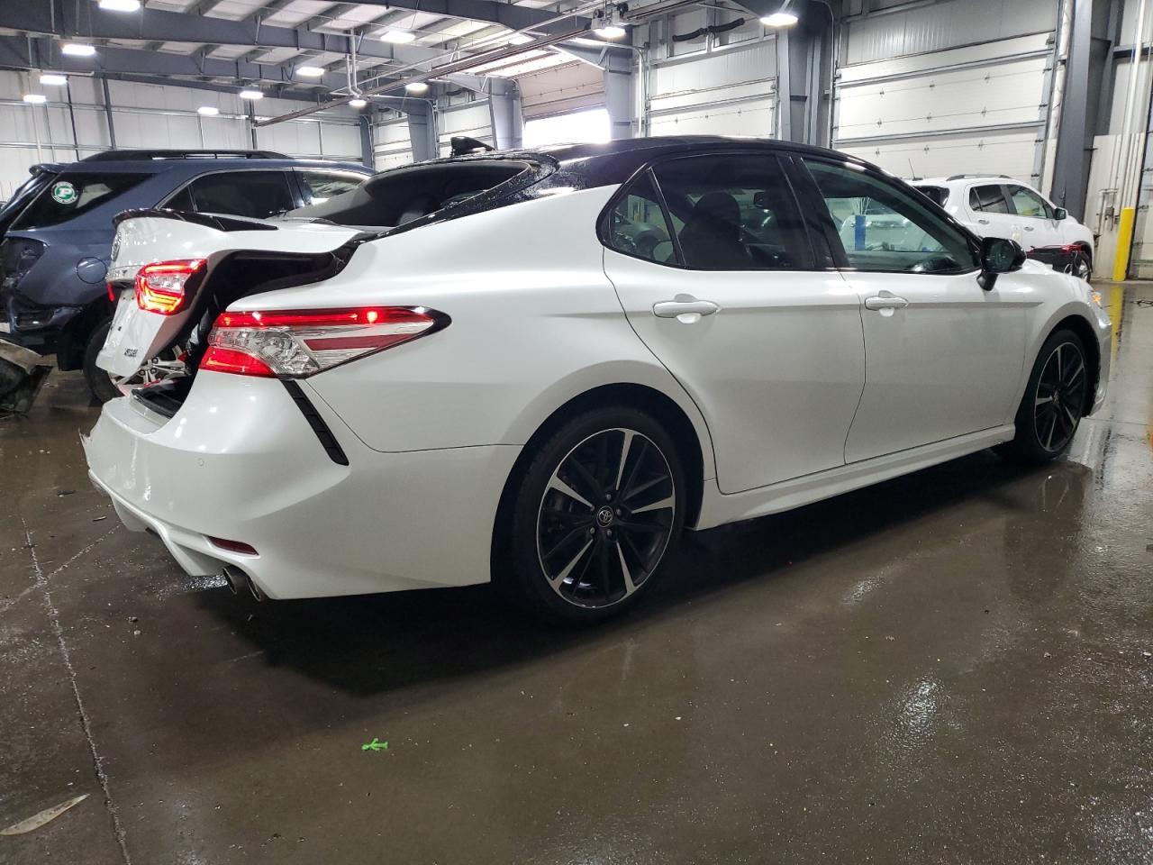 2020 Toyota Camry Xse - Image 3