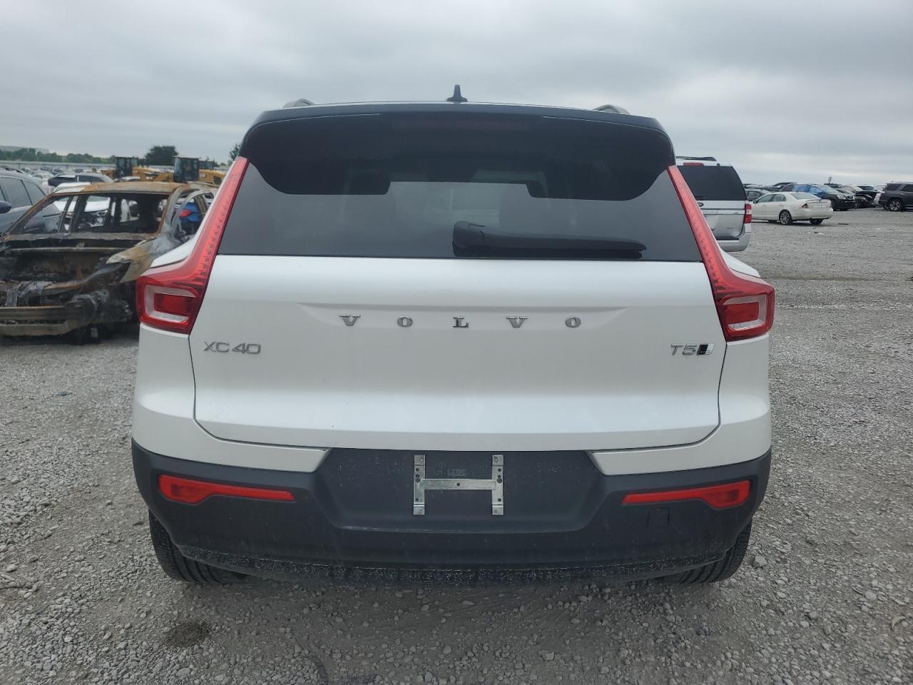 2021 Volvo Xc40 T5 R-Design - Image 6