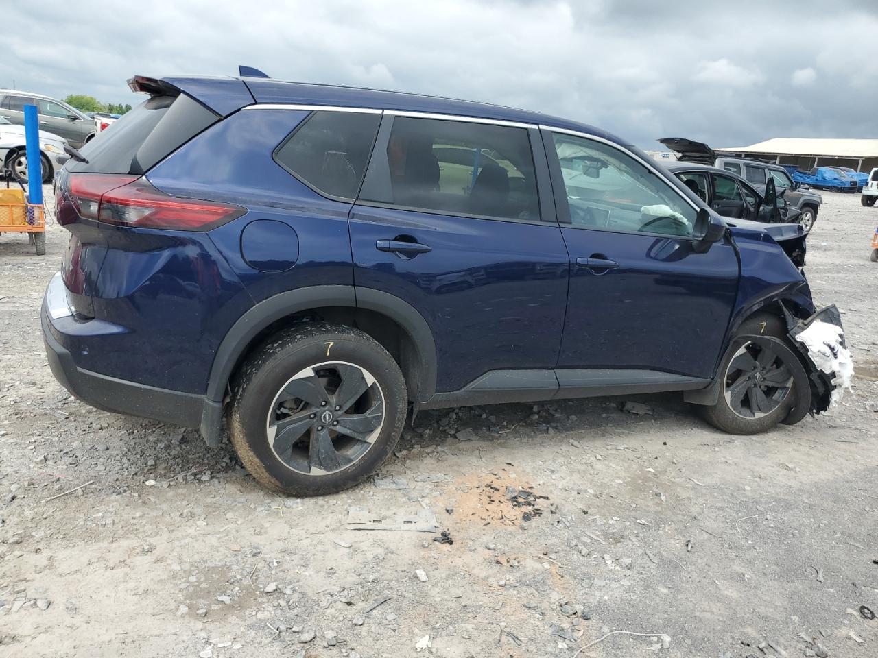 2024 Nissan Rogue Sv - Фото 3