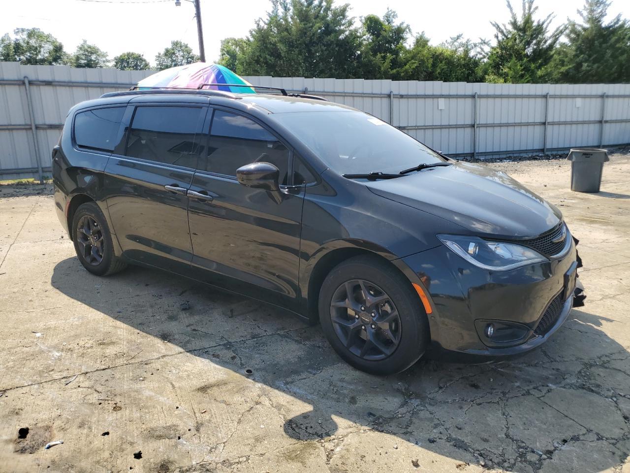 2019 Chrysler Pacifica Touring L - Фото 4