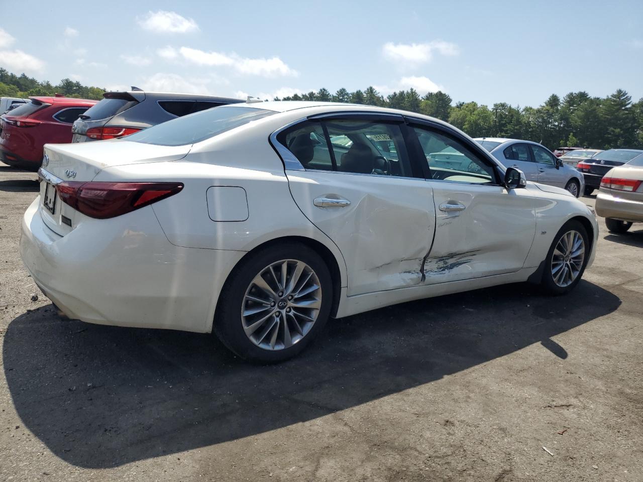 2018 Infiniti Q50 Luxe - Фото 3