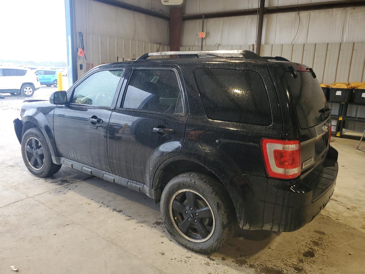 2012 Ford Escape Limited - Фото 2