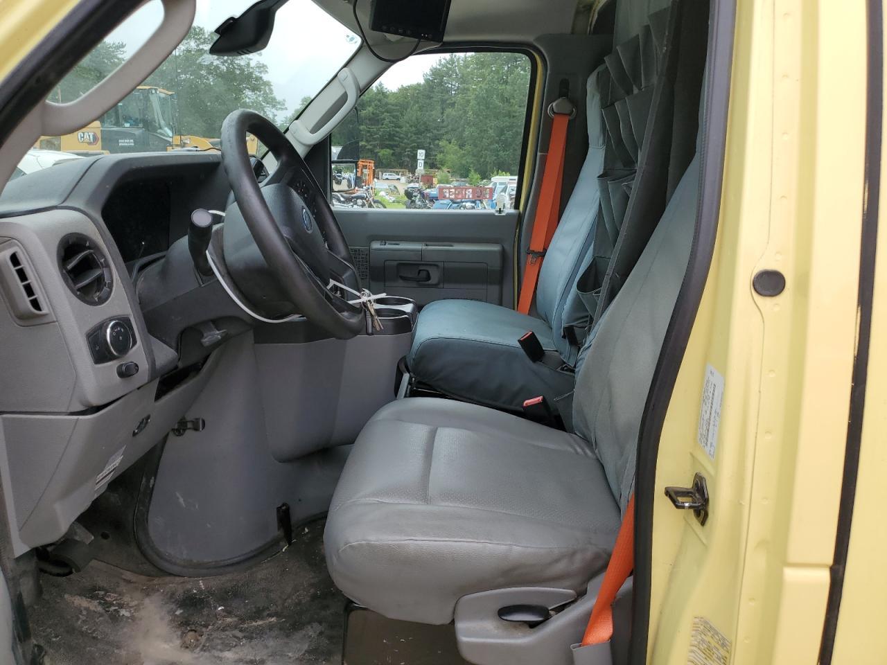 2021 Ford Econoline E450 Super Duty Cutaway Van - Фото 7