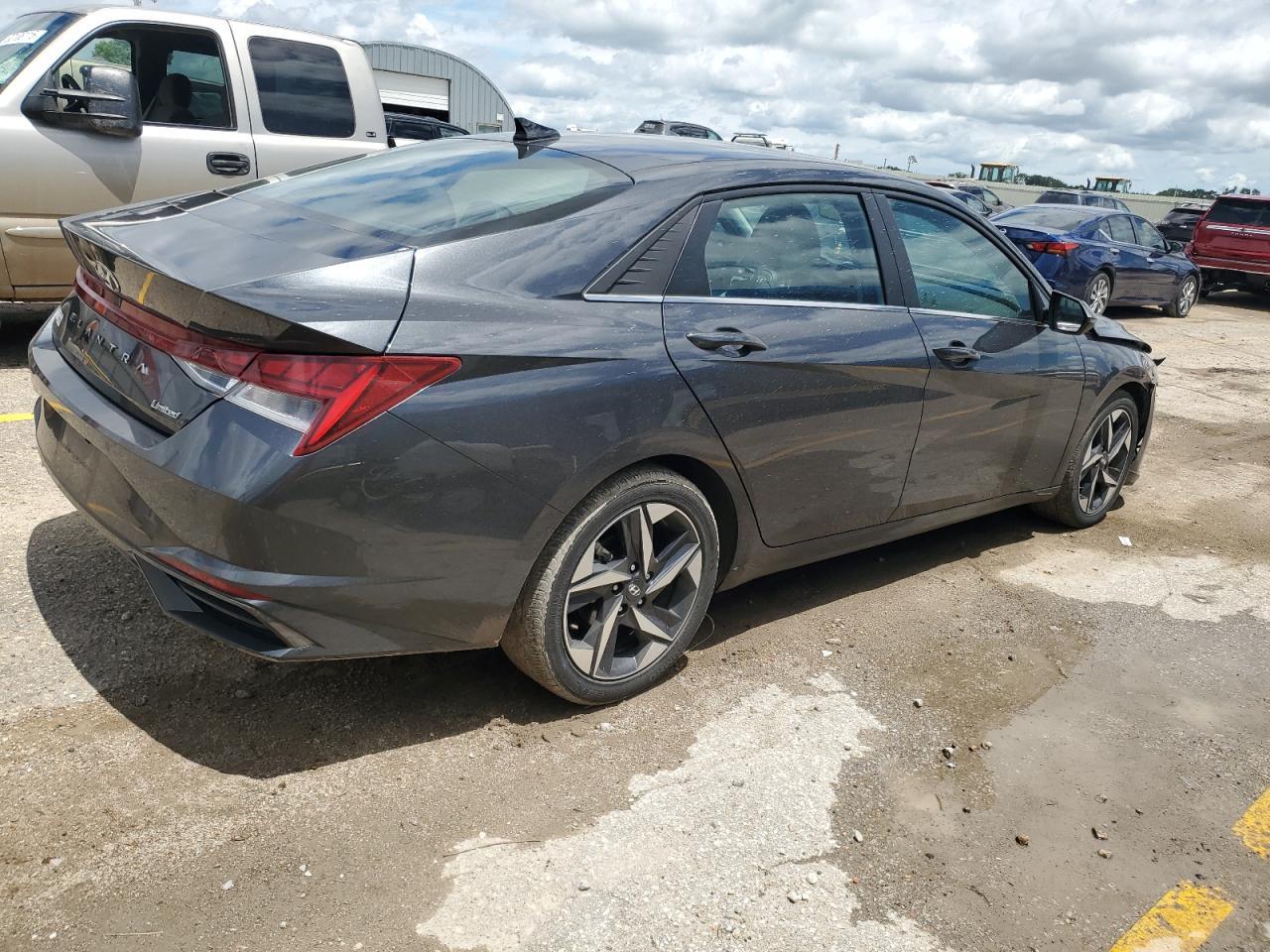 2023 Hyundai Elantra Limited - Фото 3