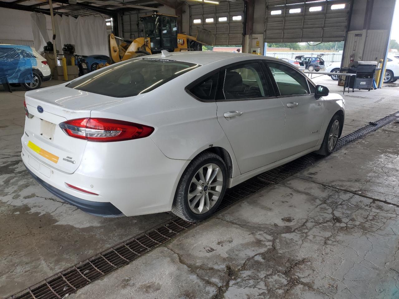 2019 Ford Fusion Se - Фото 3