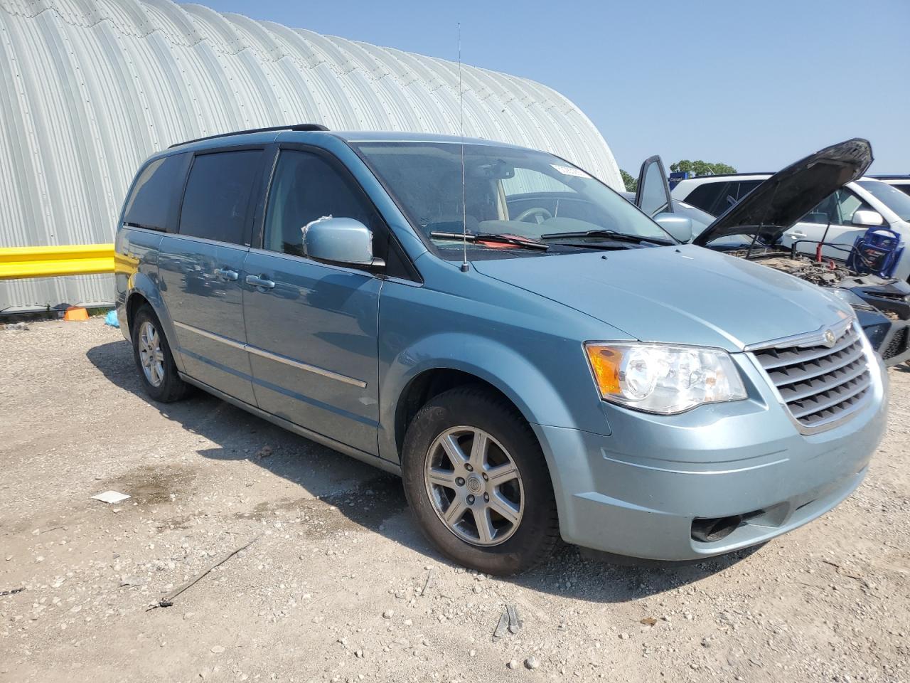 2010 Chrysler Town & Country Touring - Фото 4