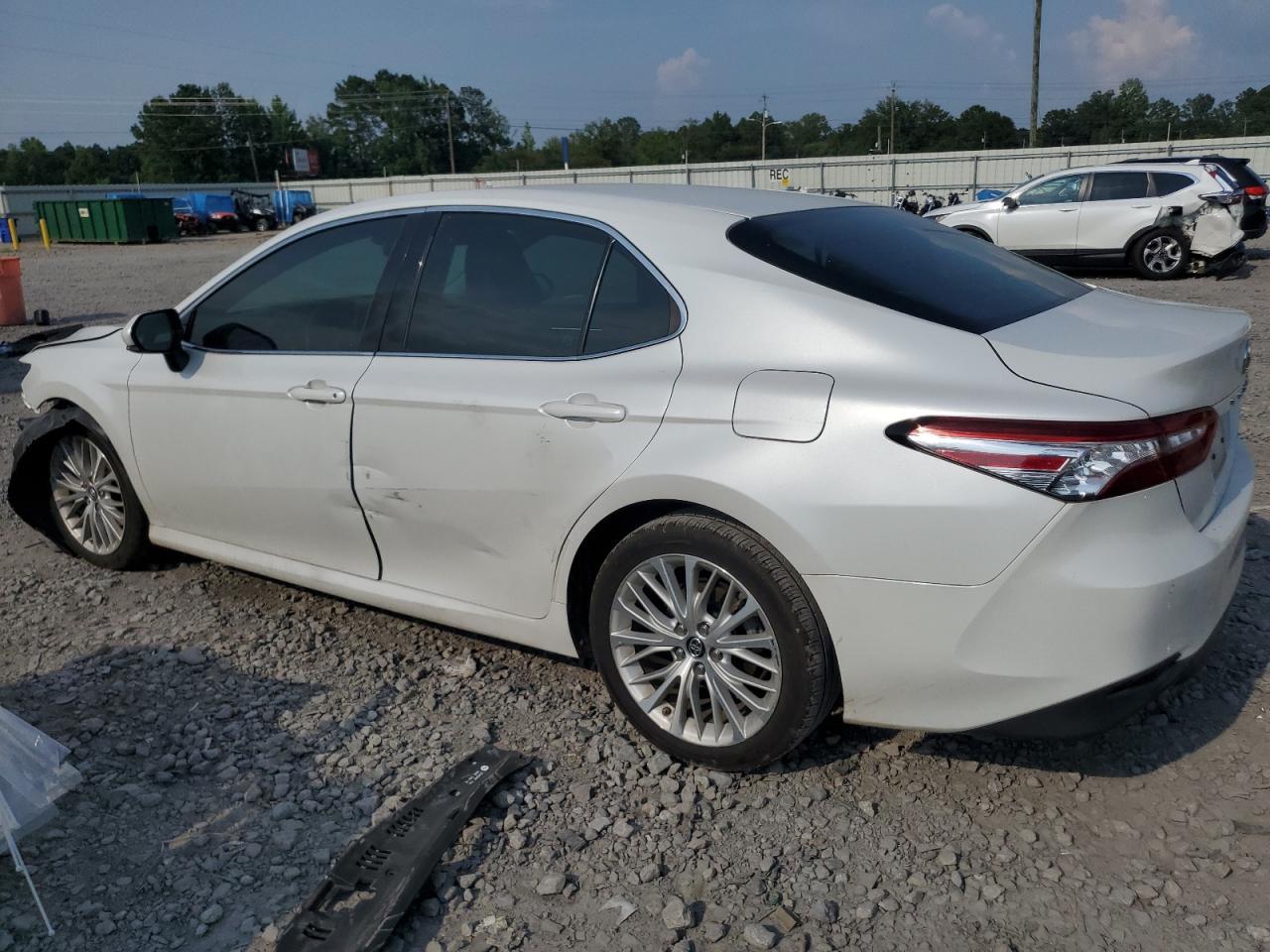 2018 Toyota Camry L - Фото 2