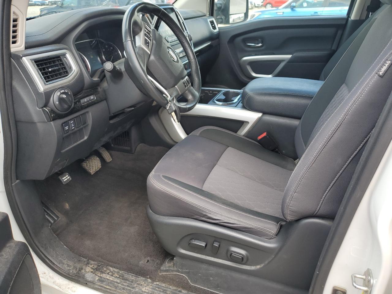 2021 Nissan Titan Sv - Image 7