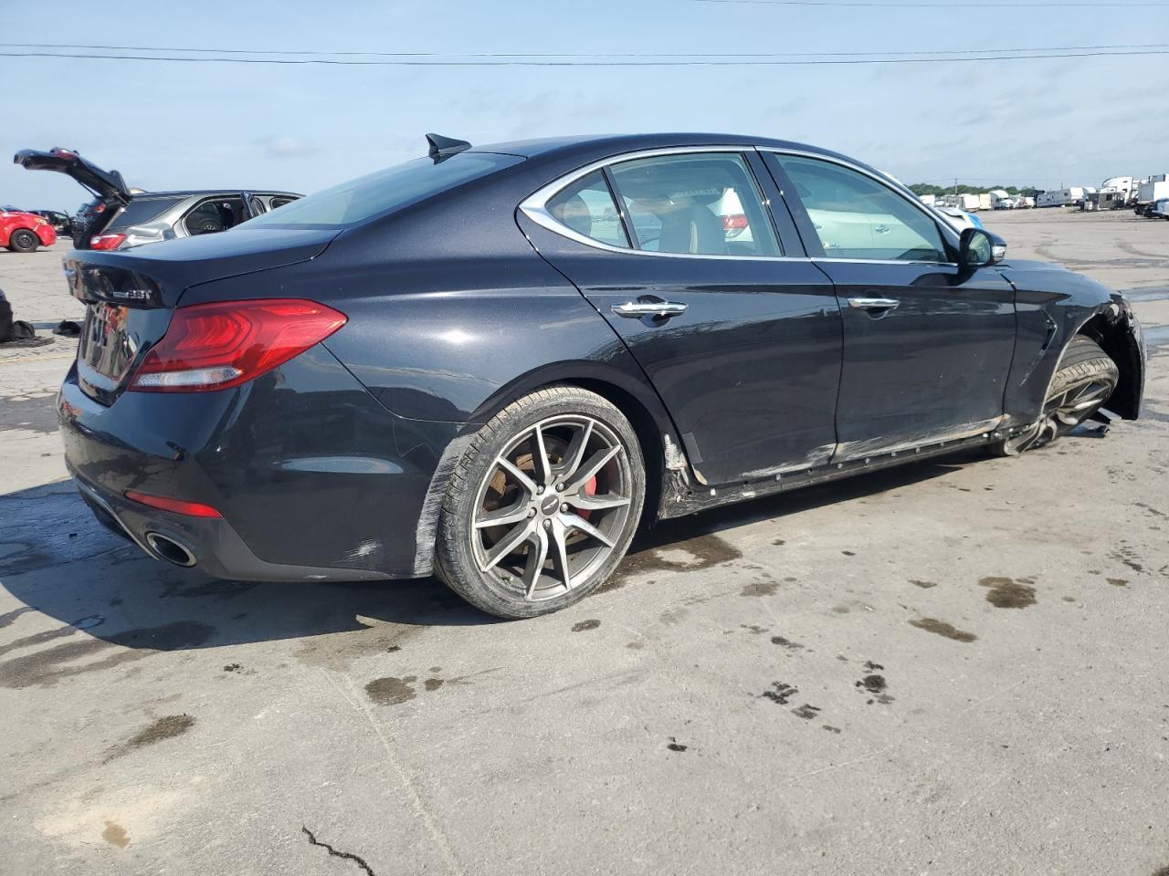 2021 Genesis G70 - Фото 3