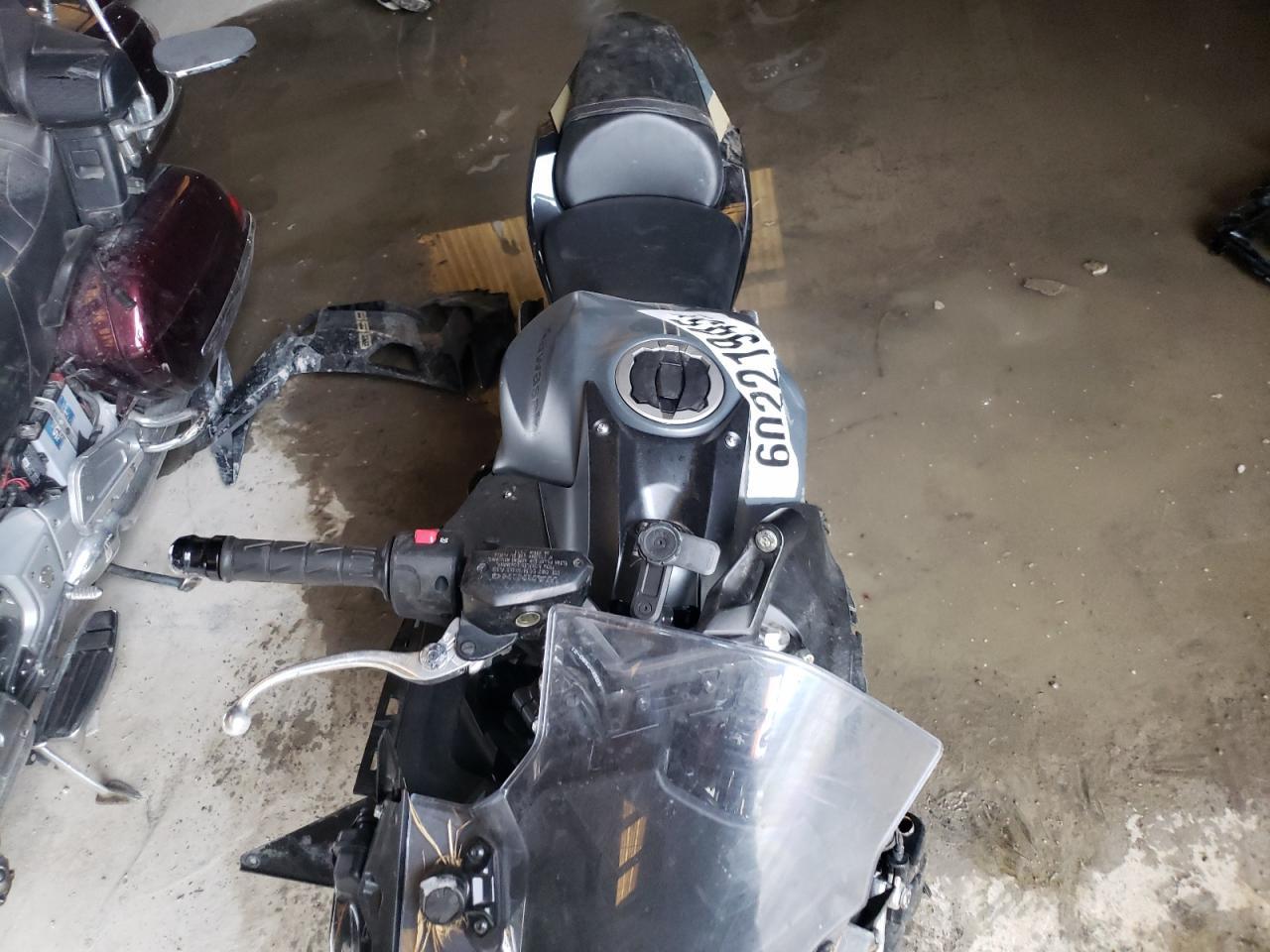 2024 Kawasaki Ex650 R - Image 5