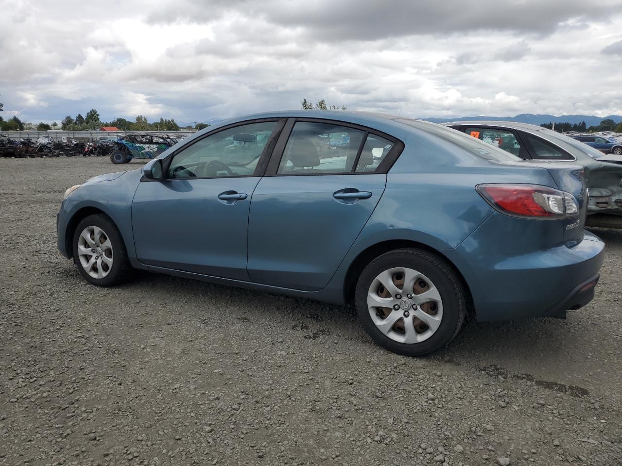 2011 Mazda 3 I - Image 2
