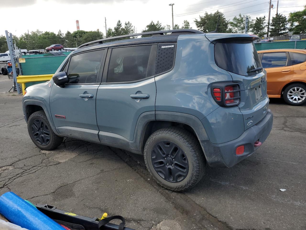 2018 Jeep Renegade Trailhawk - Image 2