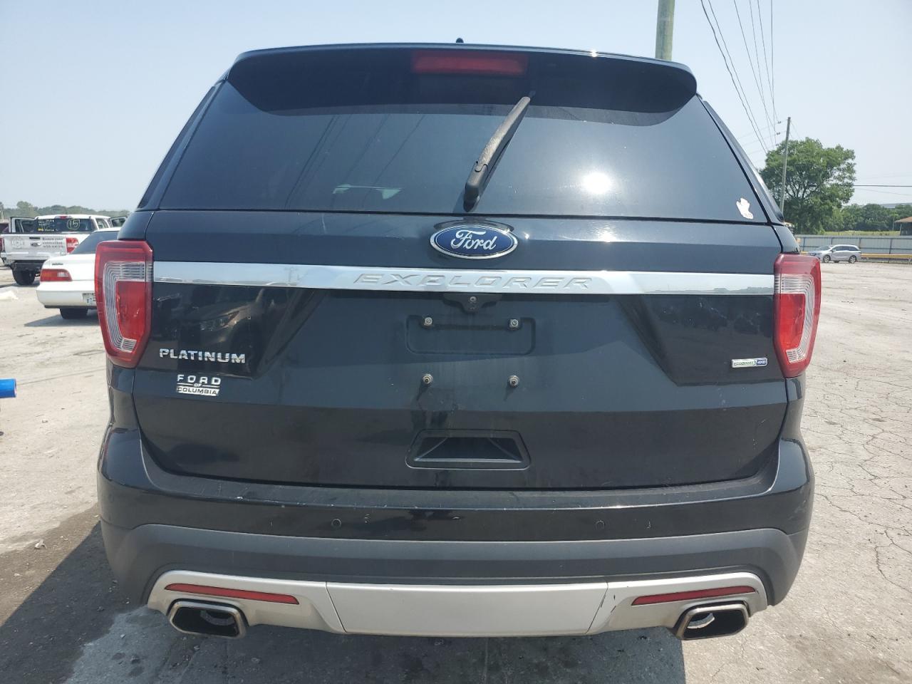 2017 Ford Explorer Platinum - Image 6