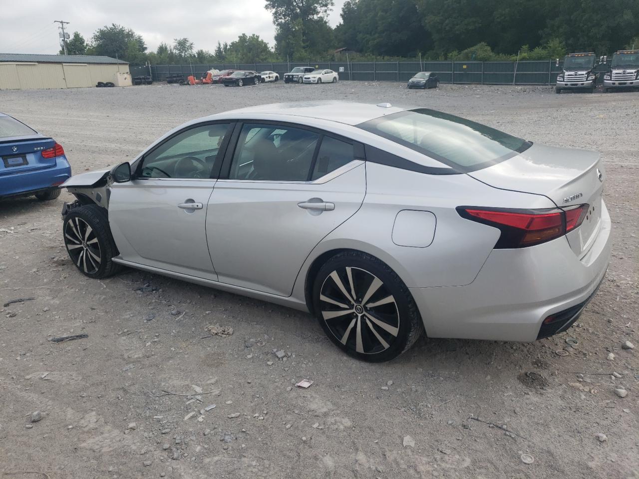 2019 Nissan Altima Sr - Фото 2