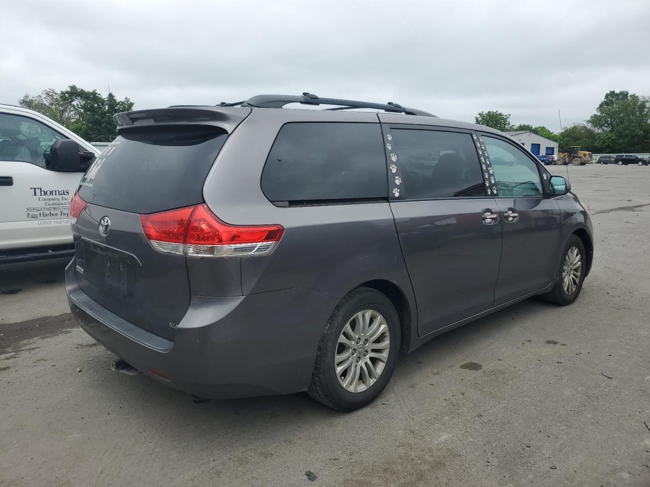 2011 Toyota Sienna Xle - Фото 3