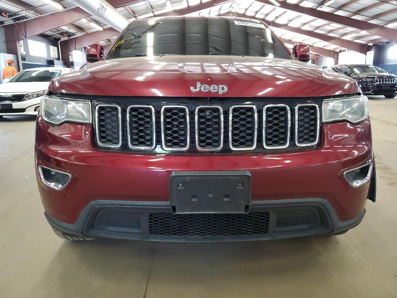 2017 Jeep Grand Cherokee Laredo - Image 5