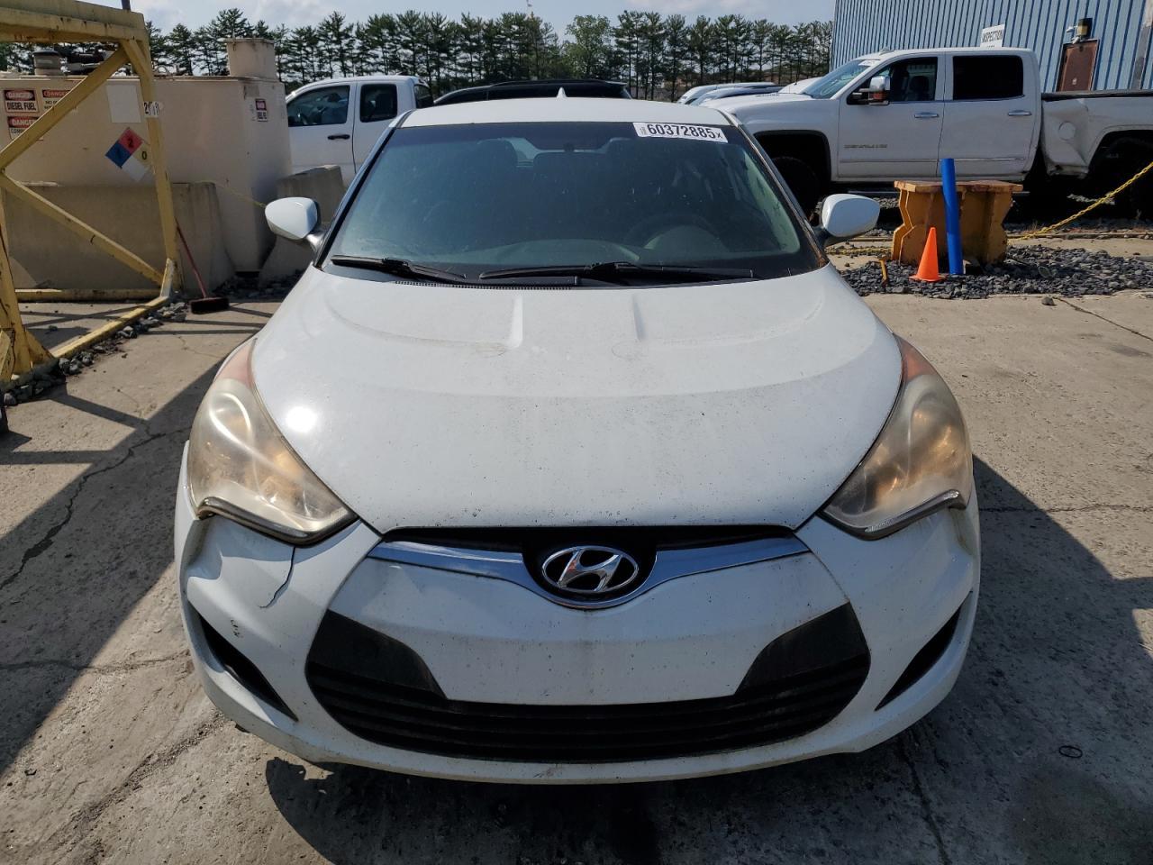 2016 Hyundai Veloster - Image 5