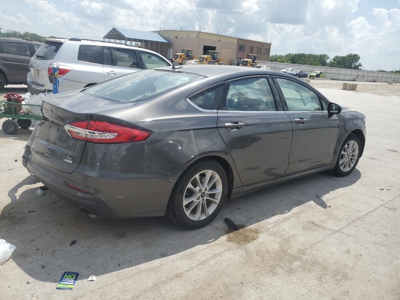 2019 Ford Fusion Se - Image 3