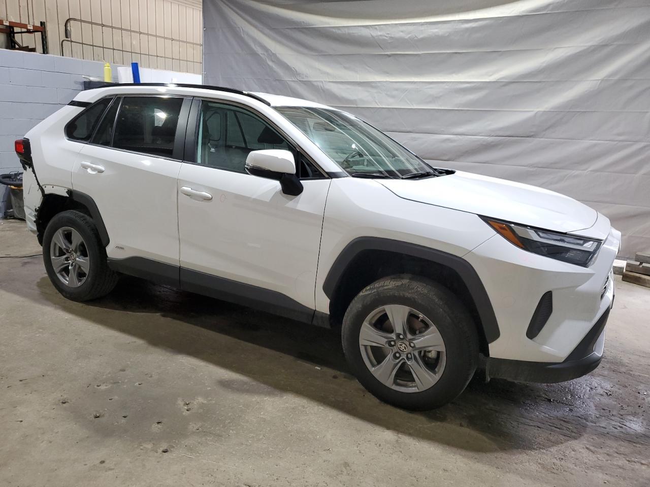 2024 Toyota Rav4 Le - Image 4