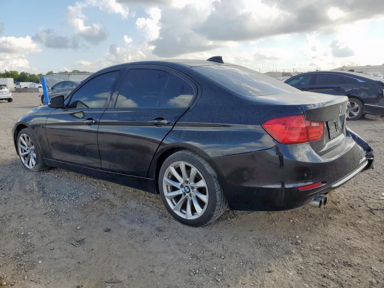 2012 BMW 328 I - Фото 2