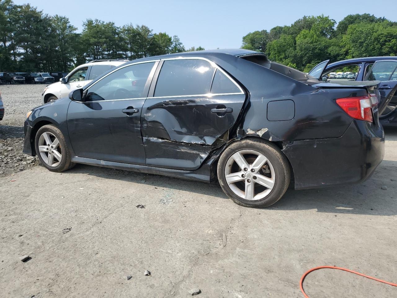 2014 Toyota Camry L - Image 2