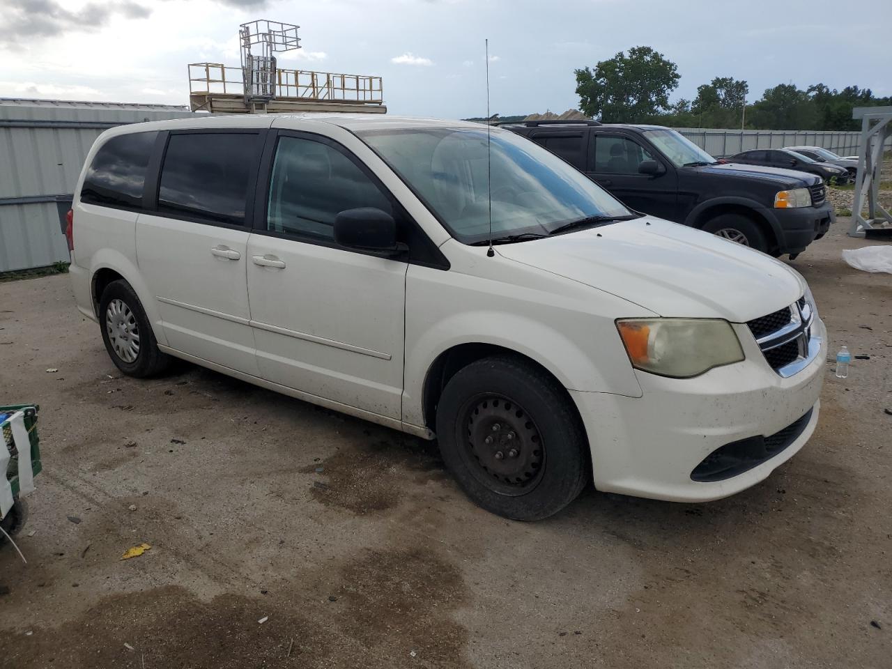 2011 Dodge Grand Caravan Express - Image 4