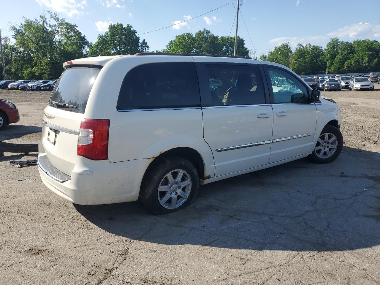 2012 Chrysler Town & Country Touring - Фото 3